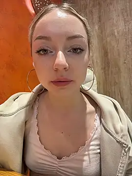melissa_grr (F teen) - Show my SWEET WET PUSSY!