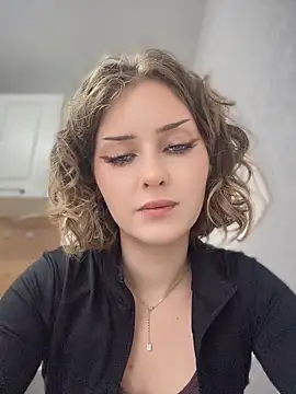 kellykeler (F teen) - 💋Show Wet Pussy Lips Close-Up🔥