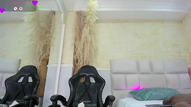 scarletevanss_ - ScarletEvanss_'s free webcam - UK Sex Cams