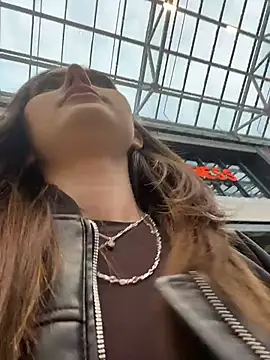 anitafly (F teen) - I masturbate and pinch my nipples