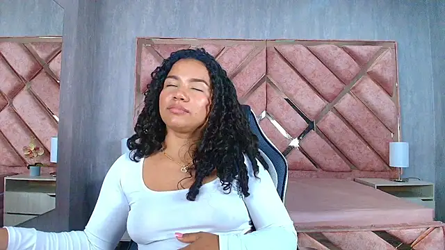 TamaraaHoney webcam