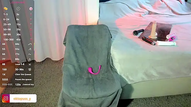 oktopussy (F young) - all Naked  Lt  2 New Vids