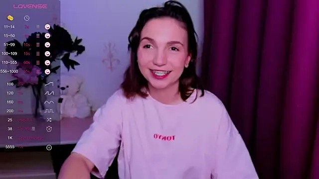 KindHazelHere_ webcam