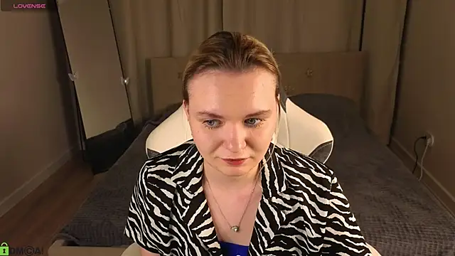 Adriana_Sweett webcam