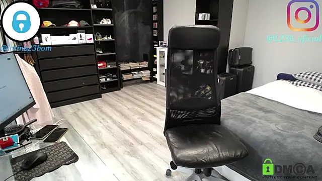 latinoo23bom webcam