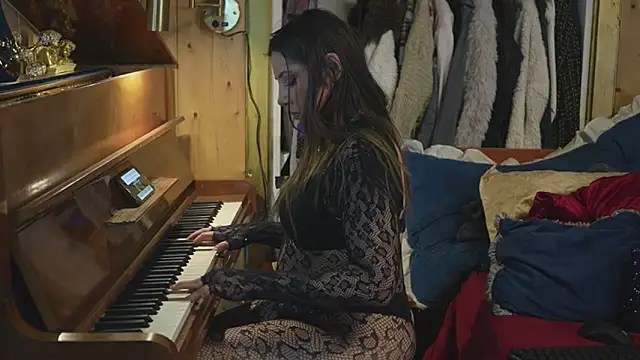 VanessaDoyle webcam