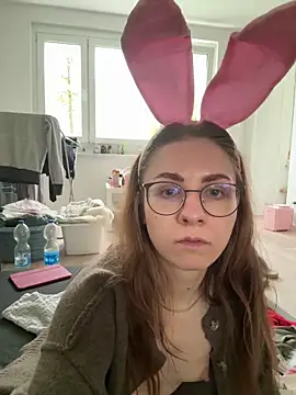 sweetluna96 - SweetLuna96's free webcam - UK Sex Cams