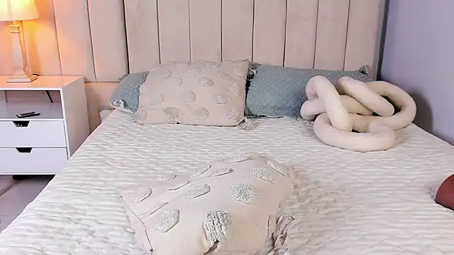 elise_diamond - Elise_Diamond's free webcam - UK Sex Cams