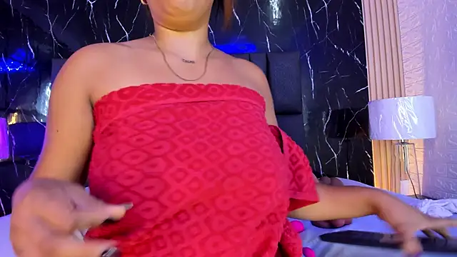 BustyGlow webcam