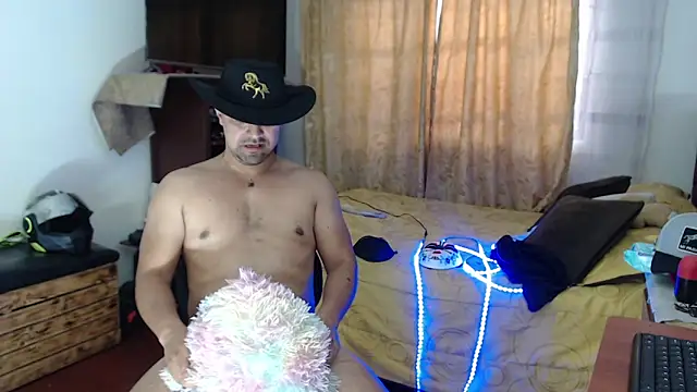 alejomoretti - AlejoMoretti's free webcam - UK Sex Cams