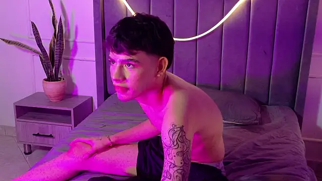 zeyn_smith - Zeyn_smith's free webcam - UK Sex Cams