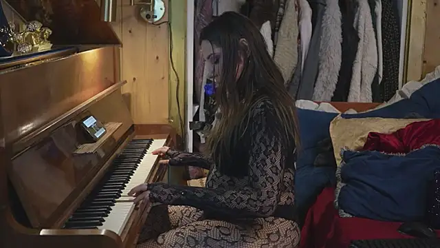 VanessaDoyle webcam