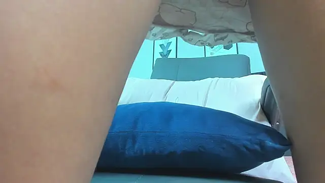 APRILL_FOXX webcam