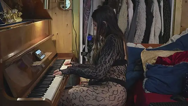 VanessaDoyle webcam