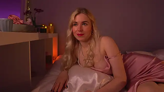 lorrie_love_story webcam
