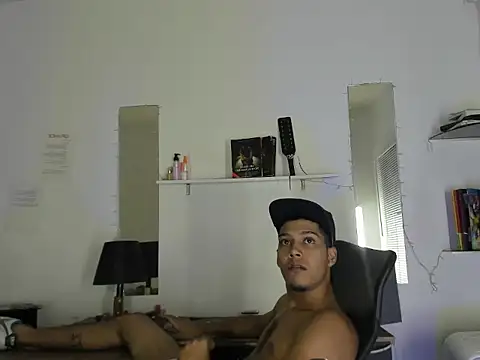 xxKamadevaxx webcam