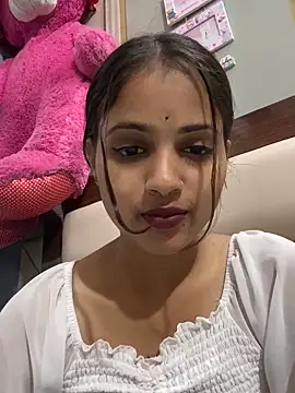 Naina11100 webcam