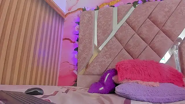 baby_peach__ webcam