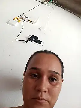 Dark_Honey_Duo webcam