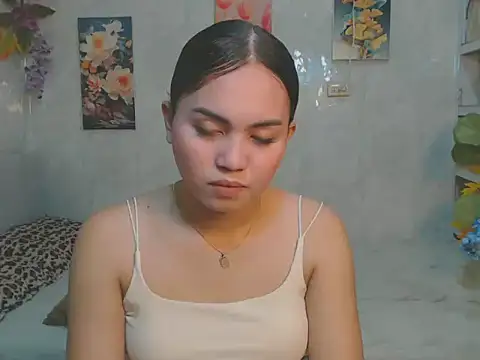 ur_asiankat webcam