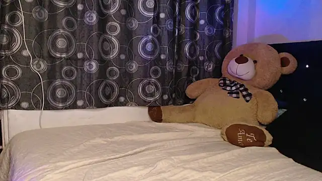 ANGELIQUE_KLANE webcam