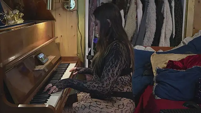 VanessaDoyle webcam