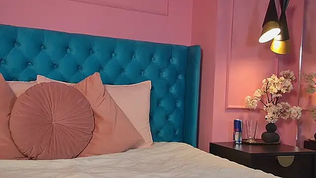 Roxy_Wilde webcam