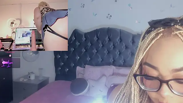 conny__curly webcam