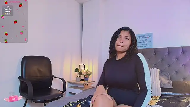 camiilareyes - CamiilaReyes's free webcam - UK Sex Cams