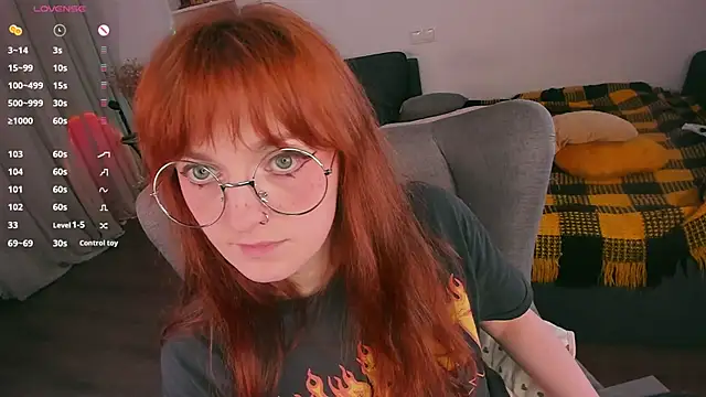 Alice_CutePerv webcam