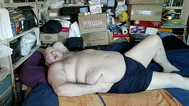 hadeszeuss2 (M mature) - #beardy #big #big-balls #hairy #hd #masturbation #mature #small-audience #small-cock #spanish #spanish-speaking #straight #uncut #white