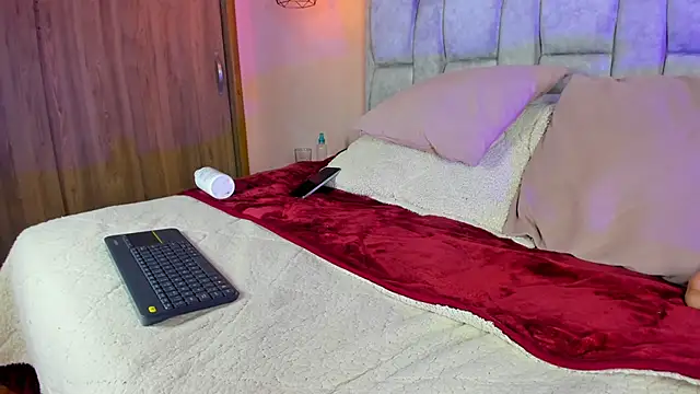 luna_honey9 - Luna_honey9's free webcam