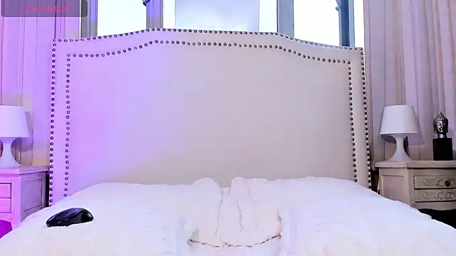Charlote_Harper webcam