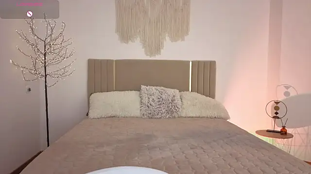 Real_cutie1 webcam