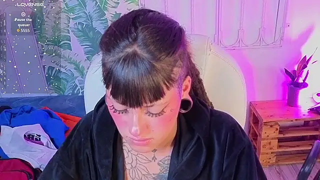 _sharlotte777 webcam
