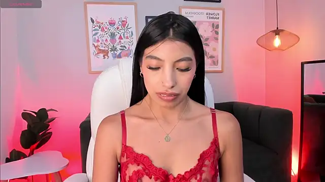 Tiffany_Low webcam