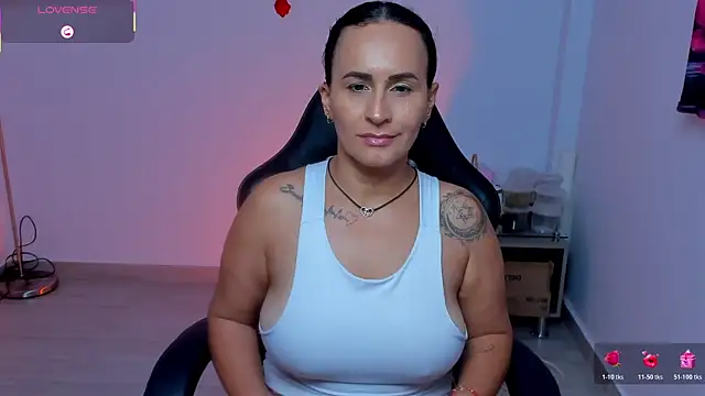 Sara_Charmy webcam