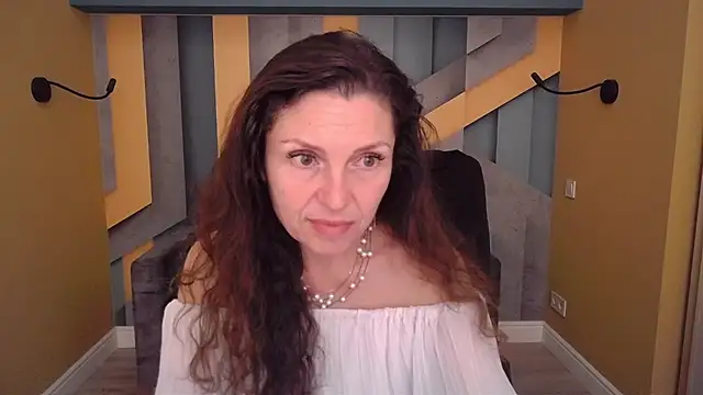 EllaLong webcam