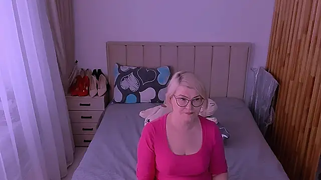 sabrinamacmarren webcam
