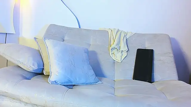 ArohomLester_ webcam