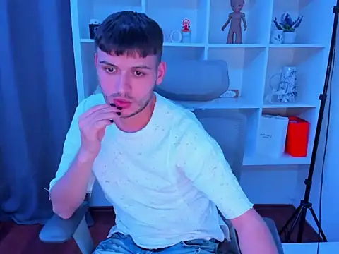 andboyfor6 - Andboyfor6's free webcam - UK Sex Cams