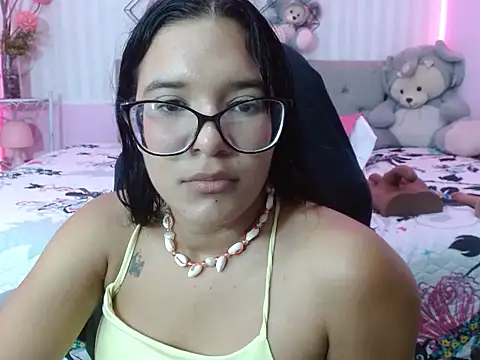 naughty_sofi (F teen) - Spank my ass