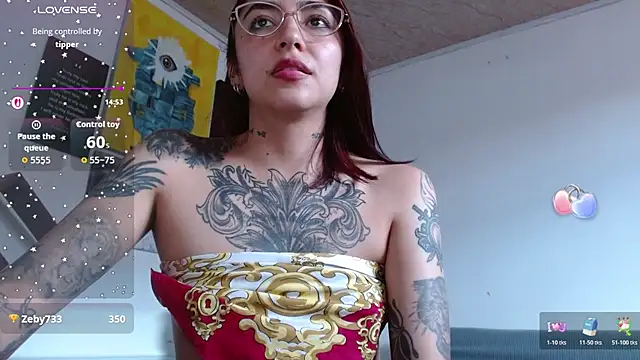 zoebakers_ (F young) - show nipples piercing