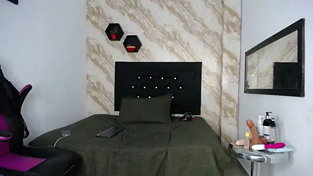 issa__love webcam