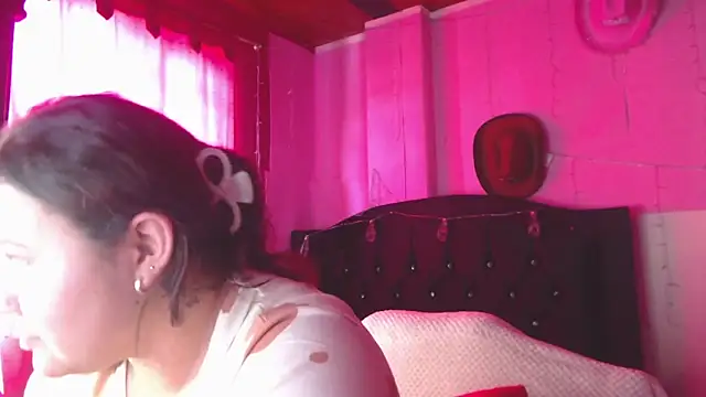 NikkiRous_ webcam