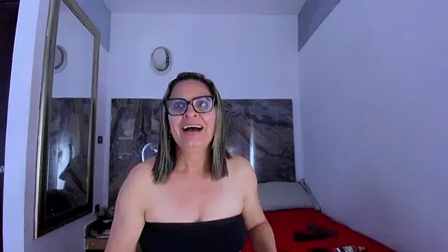 Agatha_Pleasure webcam