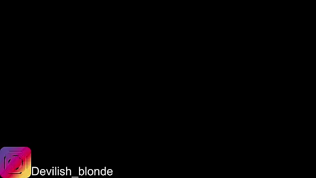 HitchcocianBlonde webcam