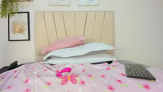 Sophia_Ebony webcam