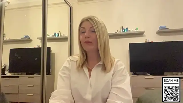 Blondie_xoxoxo webcam