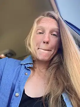 GoldenFlameGoddess webcam